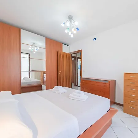 아파트 Apartmentsgarda - Residenza Elisabetta 10 바르돌리노